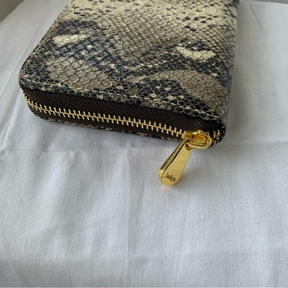 INDIGO NWOT Snakeskin Faux Leather Wallet, Brown & Cream - Picture 4 of 6